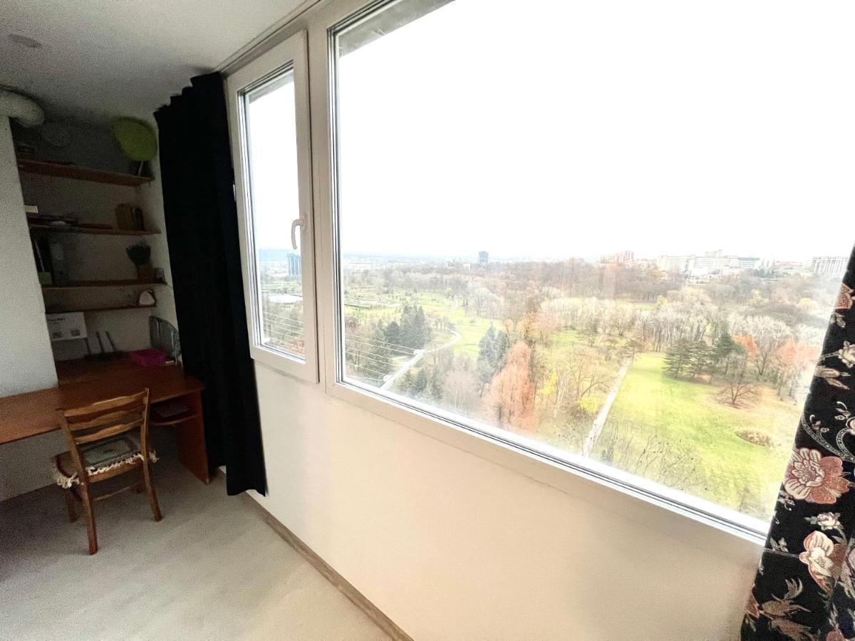 Fantastic View On Chisinau Center - Super Fast Wifi - Two Botanical Gardens - 2Br Apartment Exterior photo
