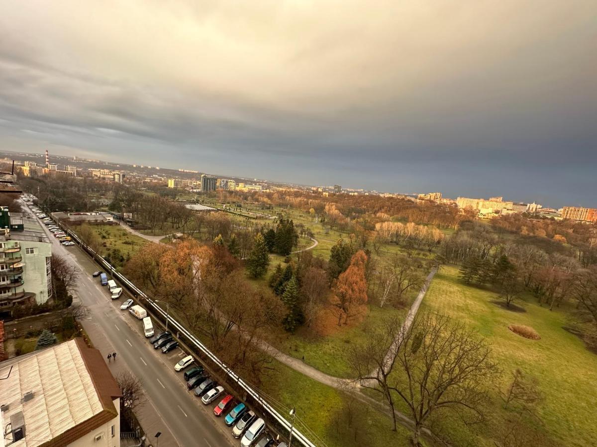 Fantastic View On Chisinau Center - Super Fast Wifi - Two Botanical Gardens - 2Br Apartment Exterior photo